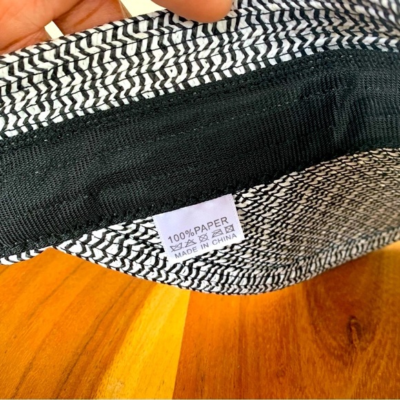 Women’s Stylish Black and White Woven Visor New Without Tags! - Picture 4 of 5